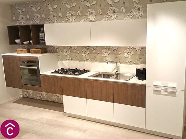 Negozio di Cucine Moderne su Misura, Arredi per Casa e Ufficio Bari ... Negozio di Cucine Moderne su Misura, Arredi per Casa e Ufficio Bari ...
